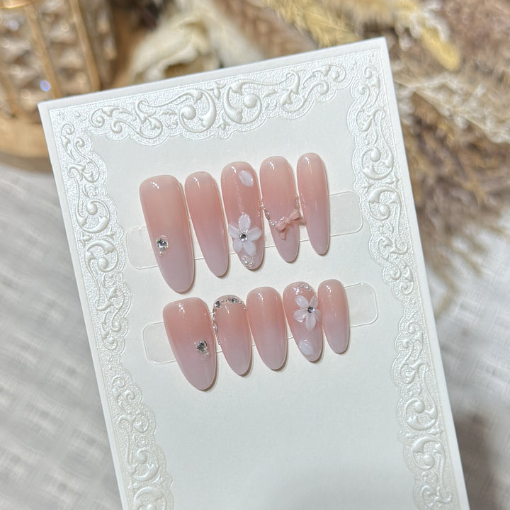 Florales Press-On Nagelkunst-Set Karnz