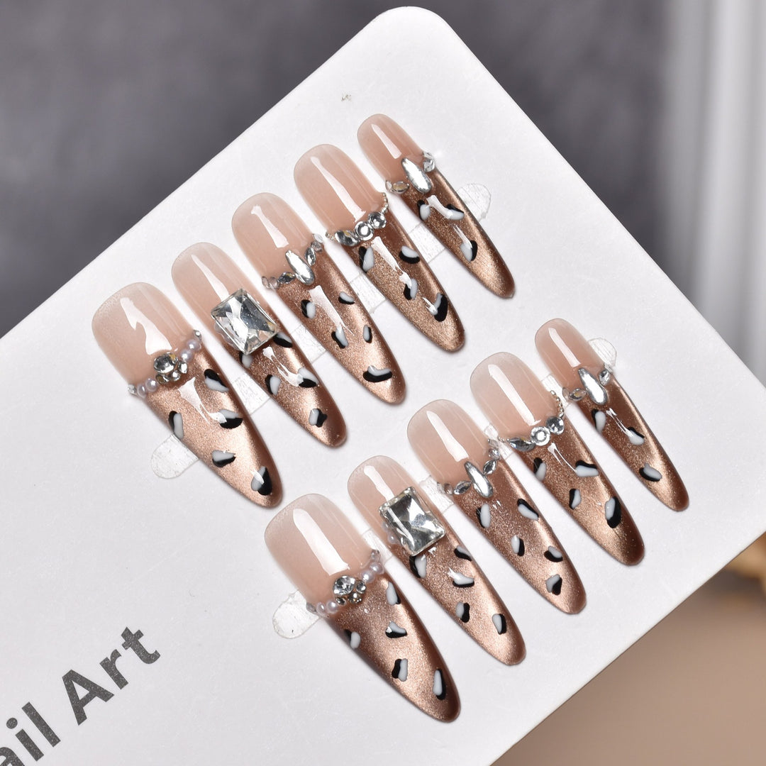Dekorative Stiletto Press-On Nagelverlängerungen Karnz
