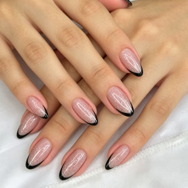 Glitzernde Ombre Stiletto Nagelverlängerungen Karnz