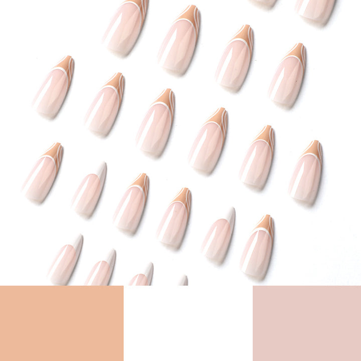 Elegante Nagelverlängerungen mit kreativem Design Karnz