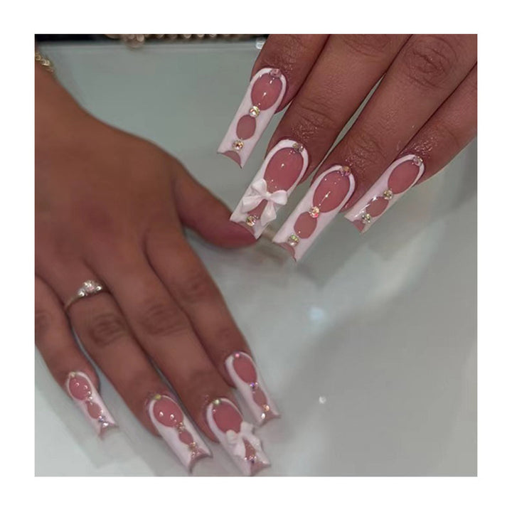Dekorative Nagelkunstverlängerungen