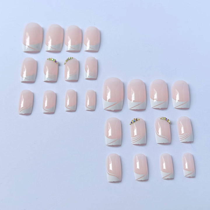 Elegantes französisches Spitzen-Nagelkunstdesign