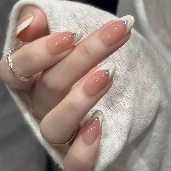 Elegantly Designed Faux French Tip Nagelkit
