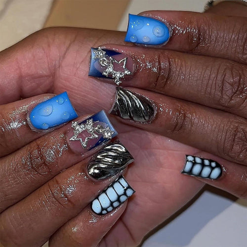 Kreative Nagelverlängerungen mit einzigartigem 3D-Design Karnz