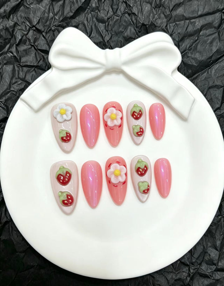 Künstlerisches Erdbeer-Themen Press-On Nagelset