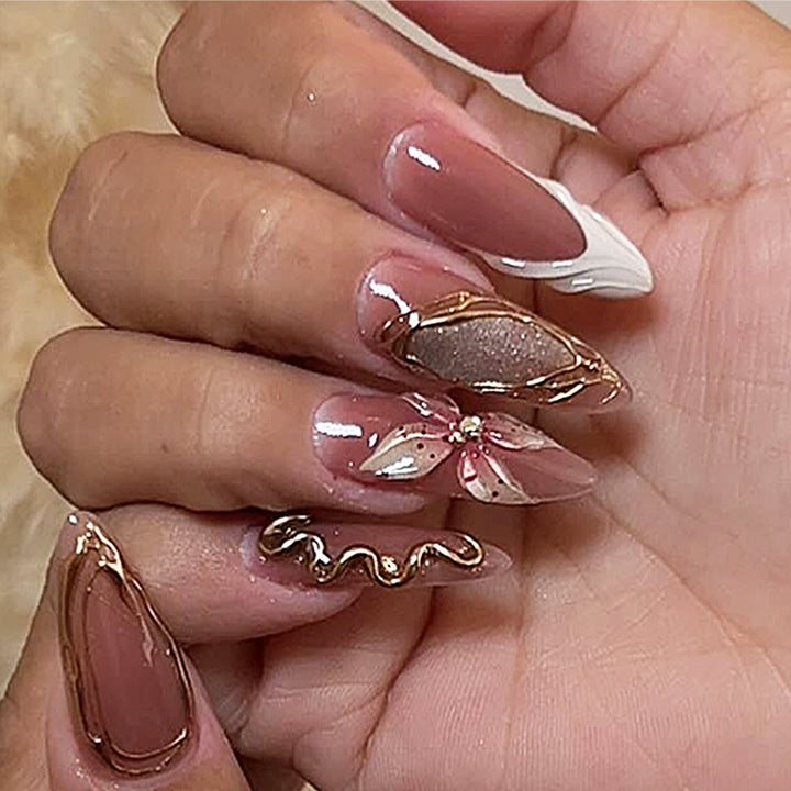 Künstlerische Press-On Nagelspitzen Kollektion Karnz