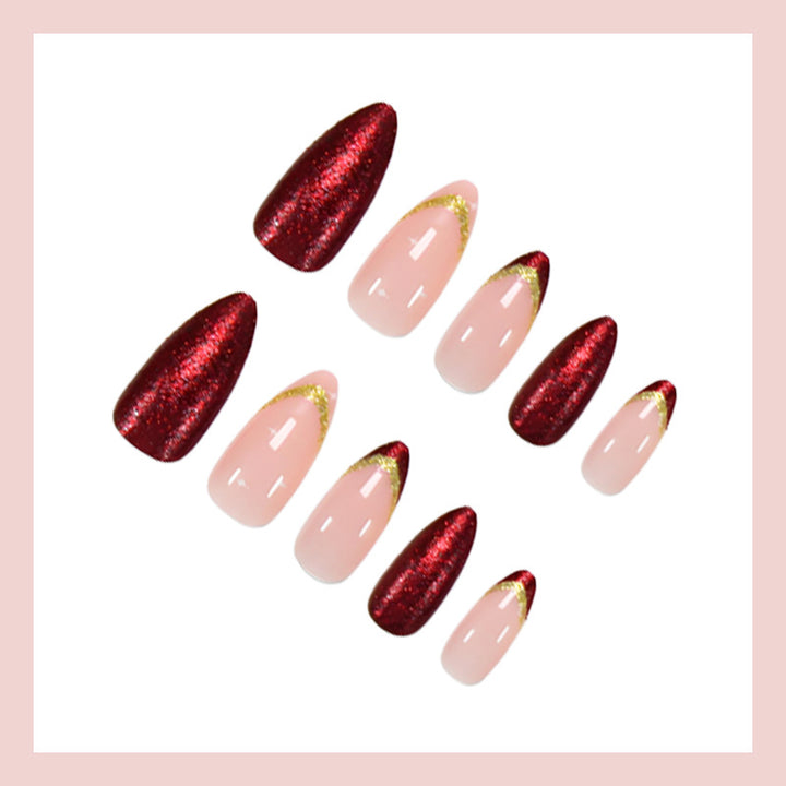 Kunstnagelset mit luxuriösen Glitzerverzierungen und starren Spitzen Karnz