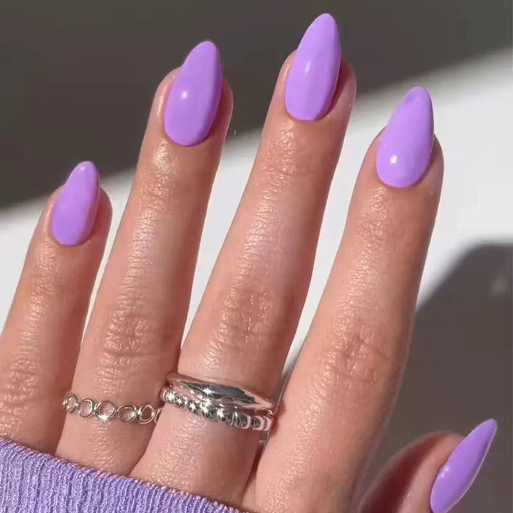 Kunstnagelset mit eleganter, langanhaltender Hochglanz-Oberfläche Karnz