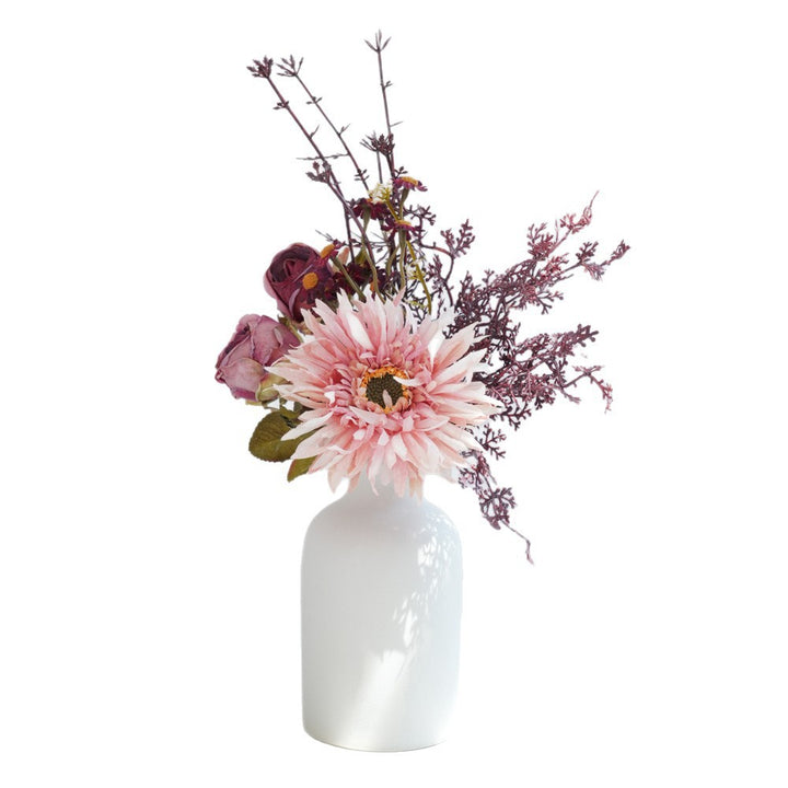 Elegante getrocknete Blumenarrangement