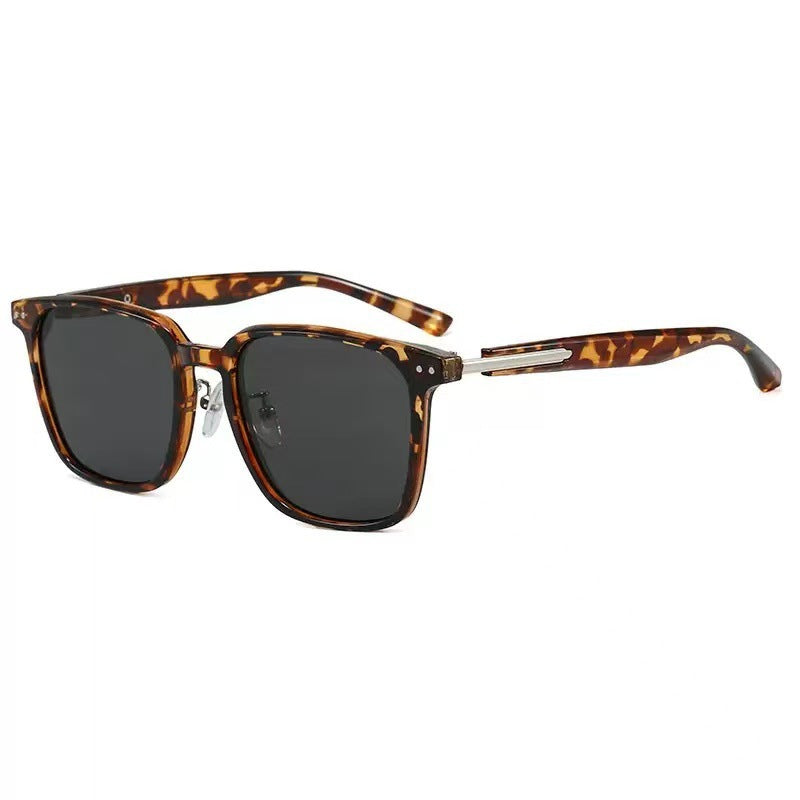Damen Retro-inspirierte Sonnenbrille im modernen Schildkrötenmuster Karnz