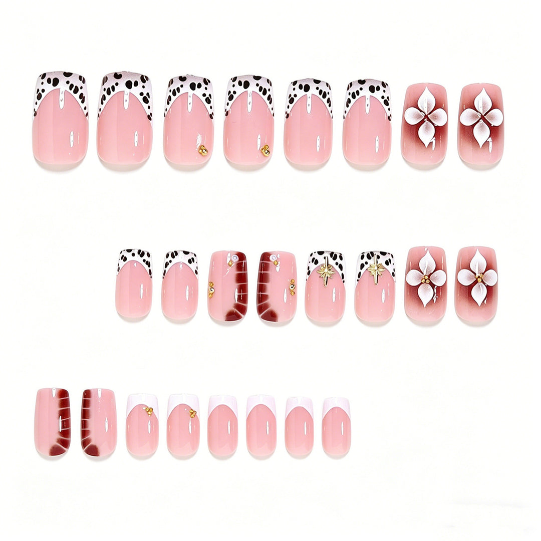 Dekorative 3D Floral Nagelkunst Karnz
