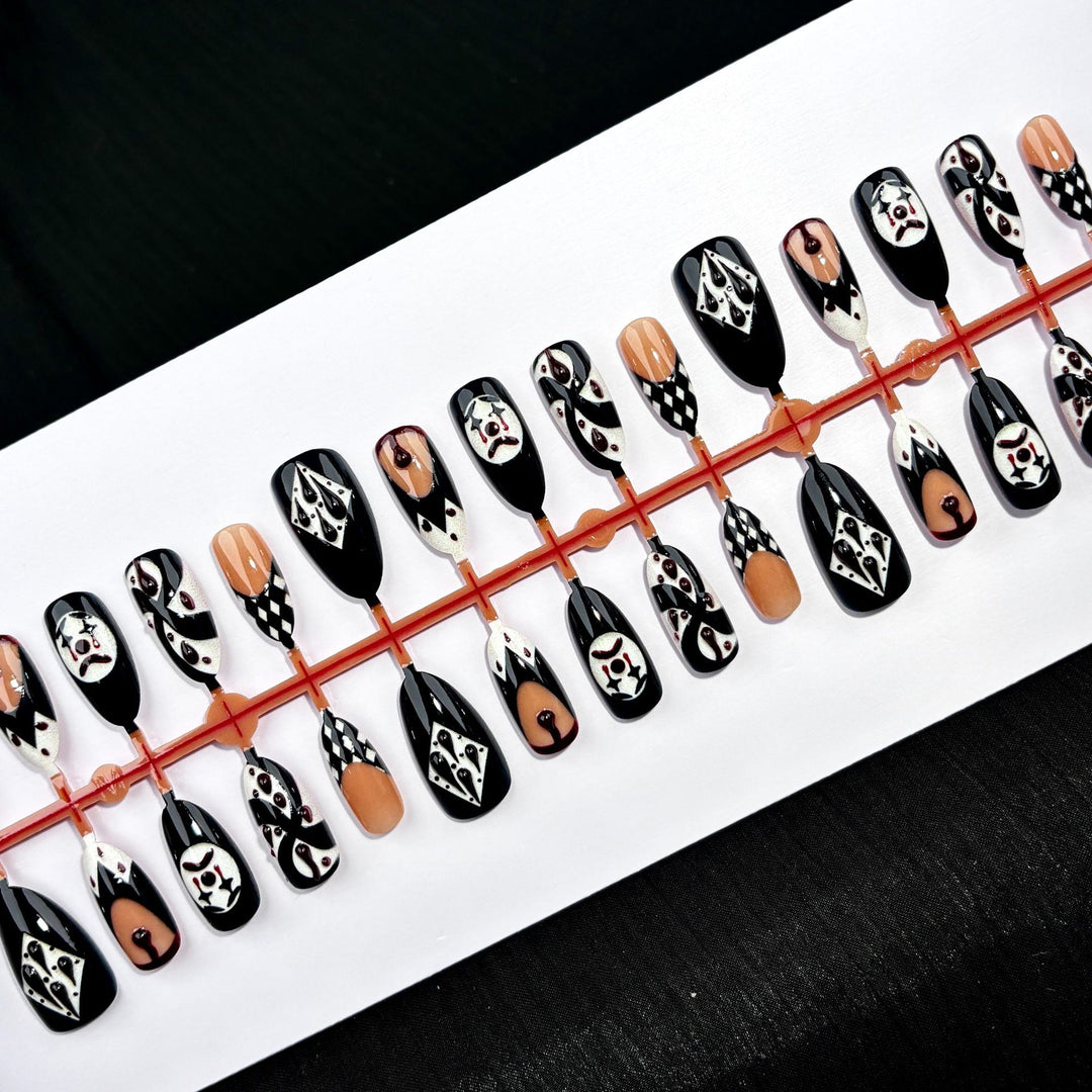 Künstlerisches Press-On Nagelkunstset mit Theaterdesigns