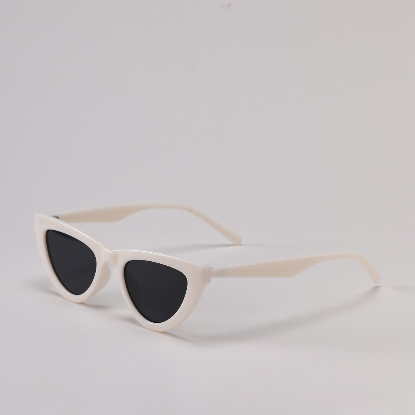 Damen Cat-Eye Sonnenbrille mit modernem und leichtem Rahmen Karnz