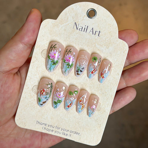 Künstlerisches Floral Press-On Nagelset Karnz