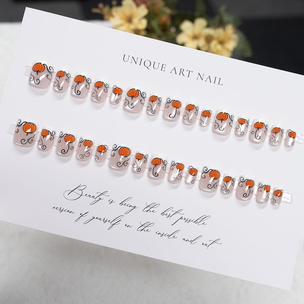 Festliche Kürbis-themed Nail Art