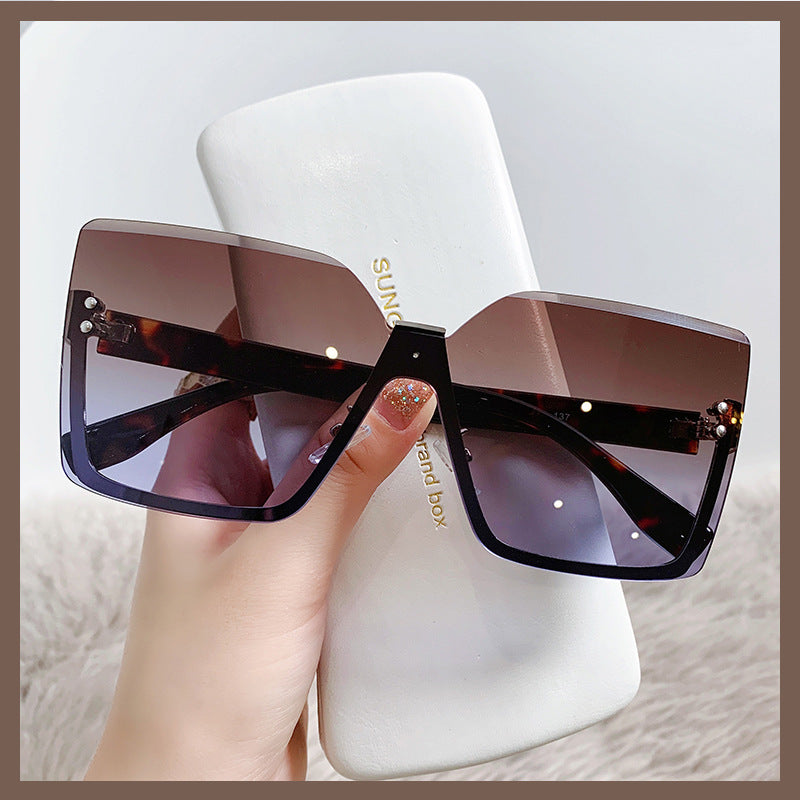 Damen Oversized Sonnenbrille im modernem Design mit UV-Schutz Karnz