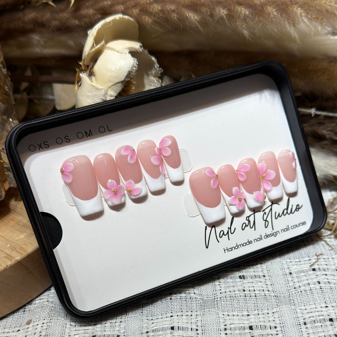 Florale verzierten Press-On Nagel-Set Karnz