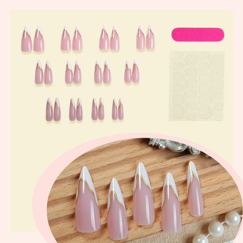 Kunstnagelset mit elegantem Goldrand Karnz