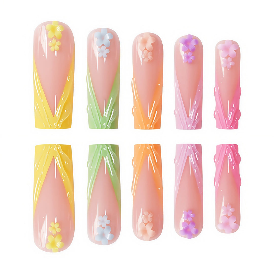 Dekorative Blumennagelverzierungen Karnz