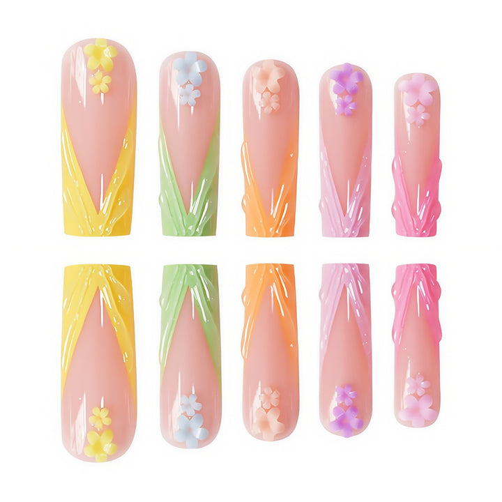 Dekorative Blumennagelverzierungen Karnz