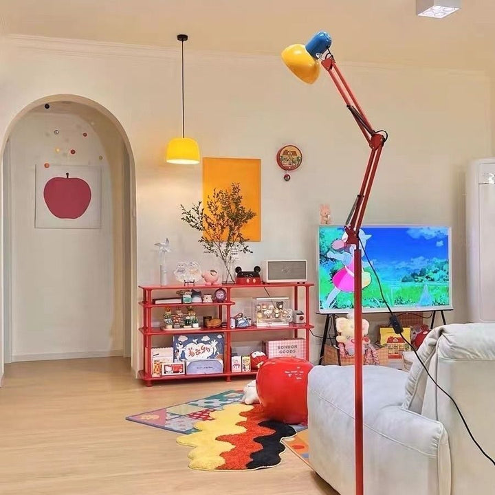 Verstellbare moderne Stehlampe mit buntem Design