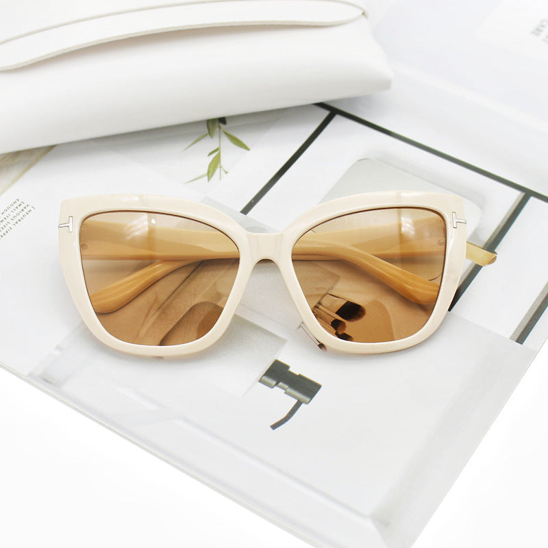 Damen Cat-Eye Sonnenbrille mit eleganten Akzenten Karnz