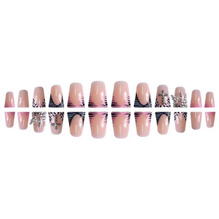 Künstlerisches Nageldesign Extensions Karnz