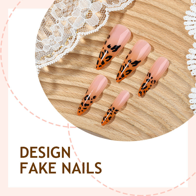 Trendy Stiletto Press-On Nägel Karnz