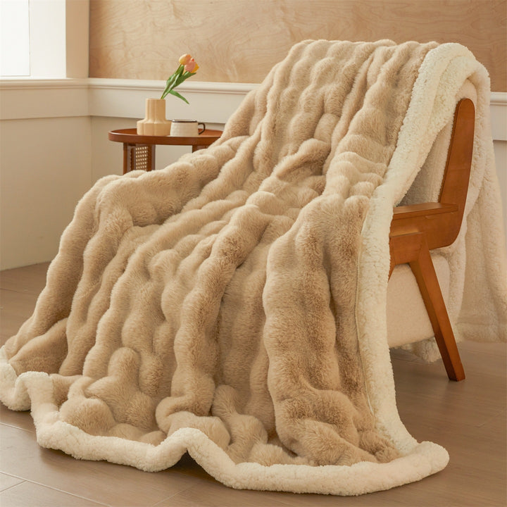 Luxuriöse strukturierte Fleece-Faux-Fur-Decke