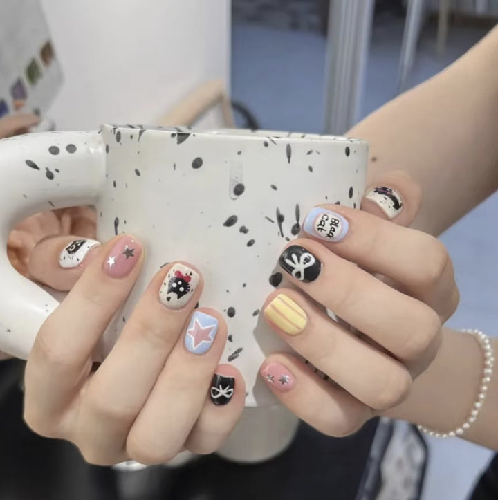 Verspieltes katzenmotiviertes Press-On-Nagelset Karnz