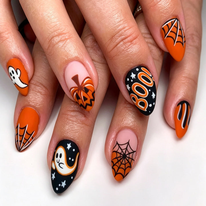 Halloween Kunstnagelset mit Halloween-Motiven und kreativen Designs Karnz