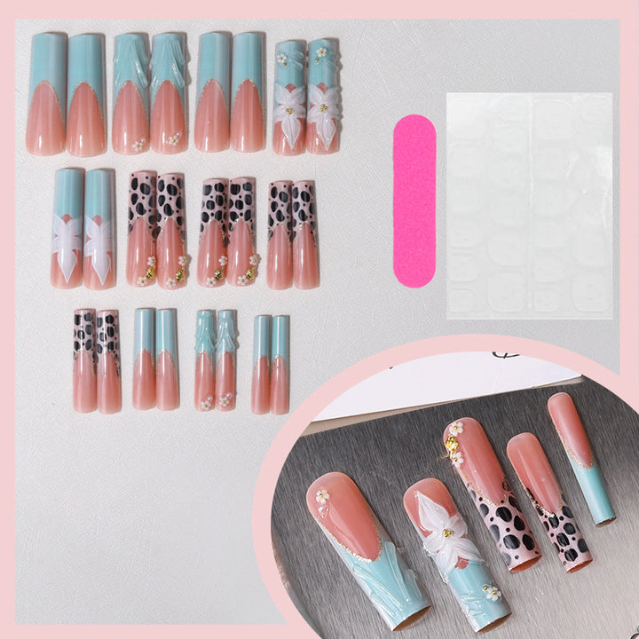 Künstlerisches Press-on-Nageldesign-Set Karnz
