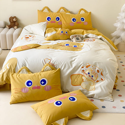 Kinder Cartoon Katze Baumwollsatin Bettbezug Set mit ohrförmigen Kissenbezügen und plüschigem Akzentkissen