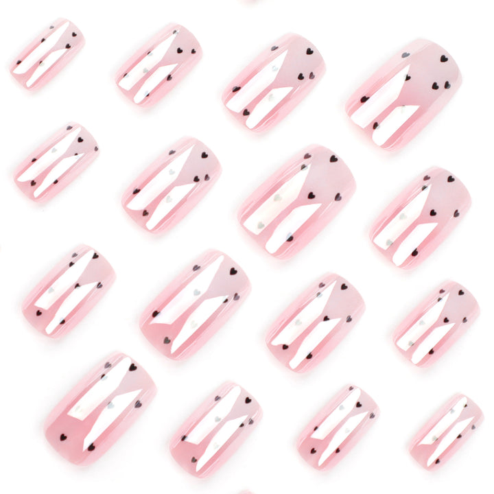 Künstliche Nagelkunst mit Herzen-Design Karnz
