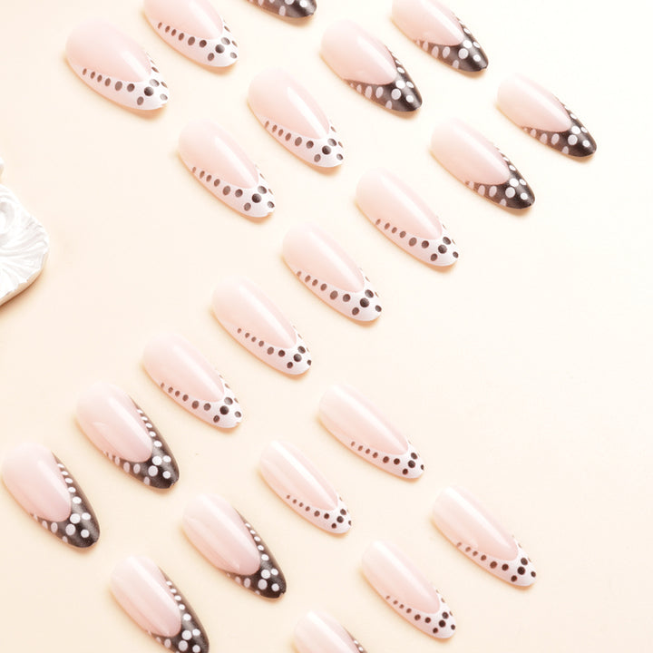 Elegante künstlerische Nagelverlängerungen Karnz