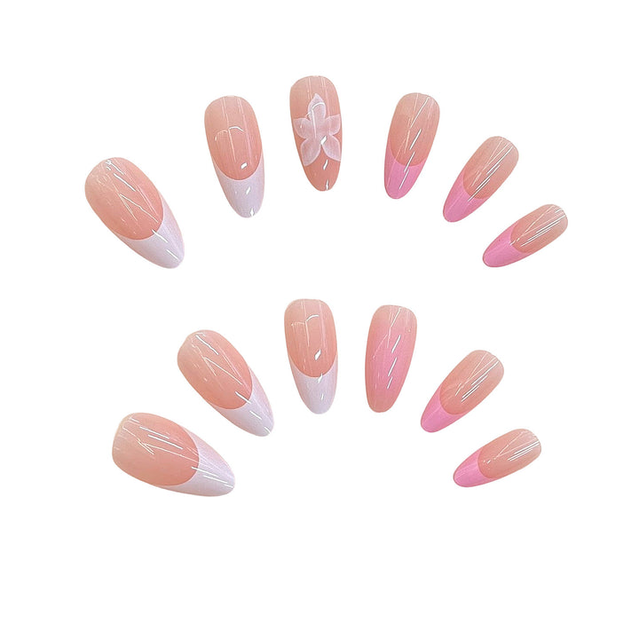 Künstlerisches floral Press-on Nageldesign Karnz