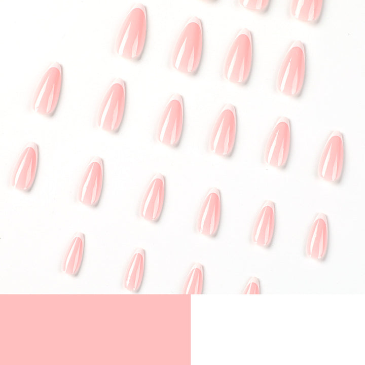 Elegante und glänzende Nagelverlängerungen Karnz