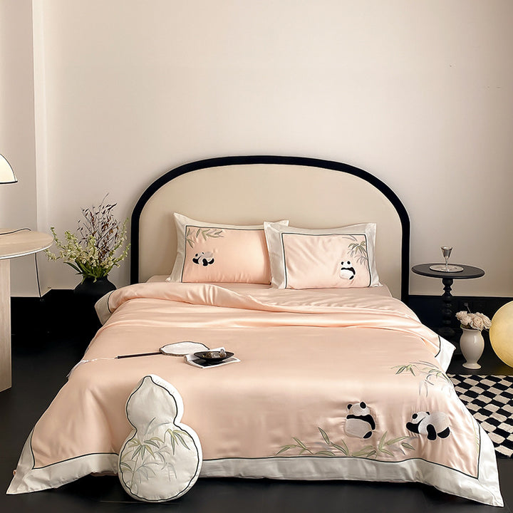 Satin-Feeling Besticktes Panda- & Bambus-Bettbezug-Set mit Kissenbezügen