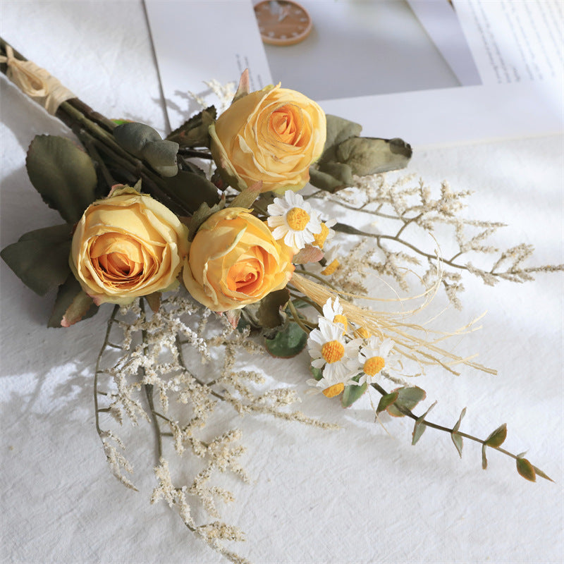 Elegante getrocknete Blumenstrauß