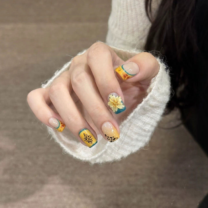 Blumenmotiv Press-On Nagelkunst Set Karnz