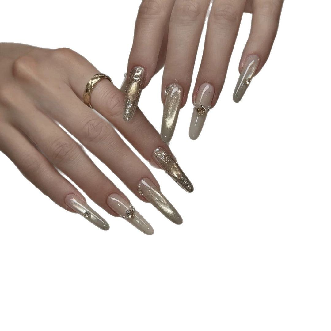Elegante Stiletto Nagelverlängerungen