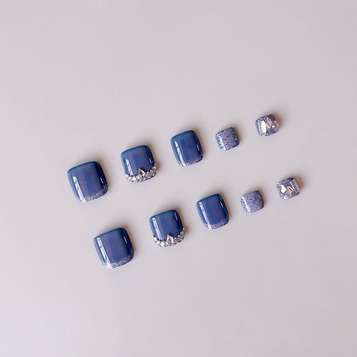 Kunstnagelset mit stilvollen 3D-Akzenten Karnz