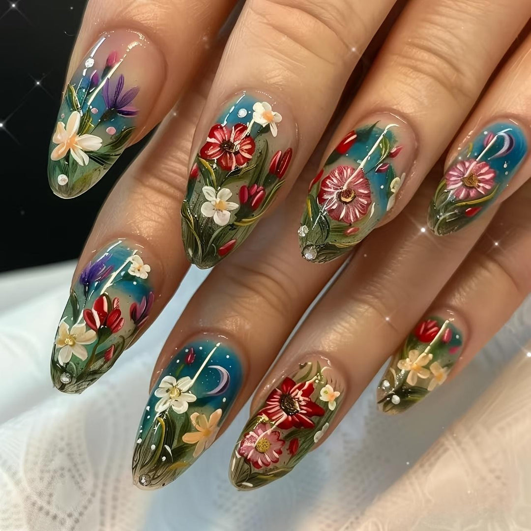 Kunstvolle Nagelverlängerungen mit Eleganten Spitzen Karnz