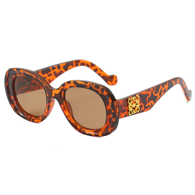 Damen modische Vintage-Sonnenbrille mit besonderen Verzierungen Karnz