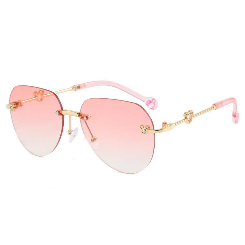 Damen leichte geometrische Sonnenbrille mit einzigartigem Rahmen und verspiegelten Gläsern Karnz