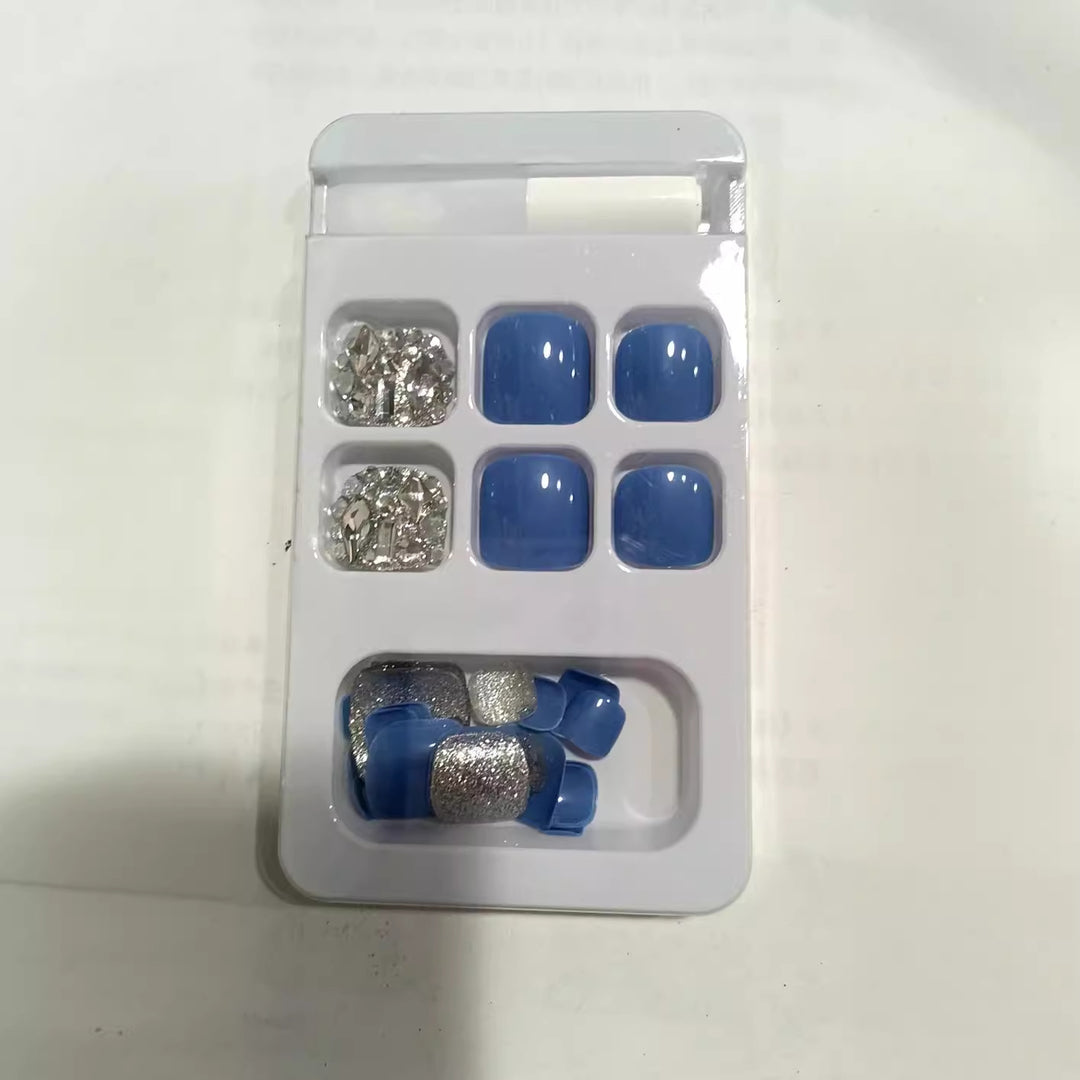 Dekoratives Press-On Nagelset mit Strassakzenten Karnz