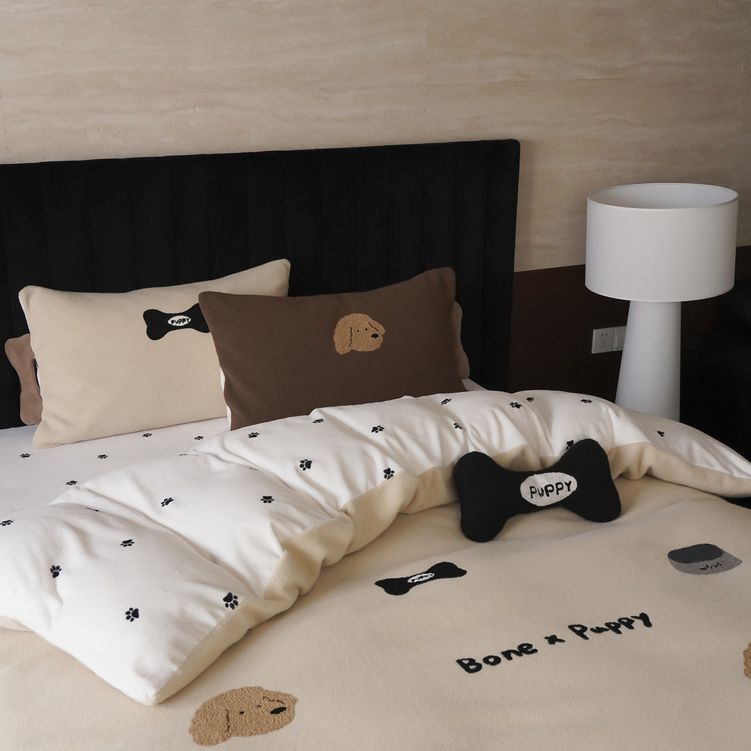 Bettwäsche-Set mit gestickten Welpenmotiven und weichem Fleece