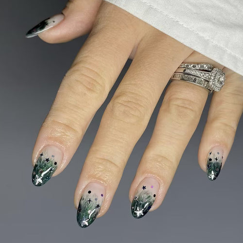 Dekorative Nagelkunst Karnz