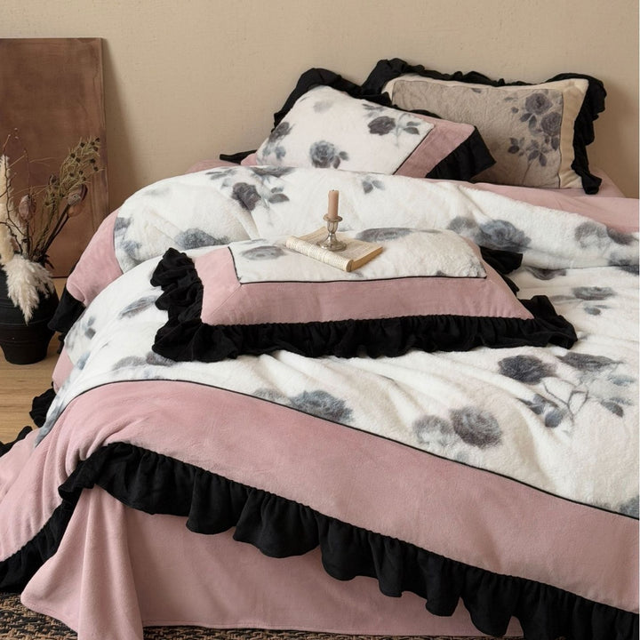 Bettgarnitur Aquarell-Blumenprint mit strukturierter Chenille-Front und kontrastierender Wellenkante