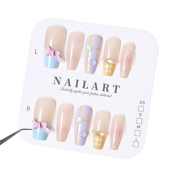 Süßes thematisches Press-On Nagelset Karnz